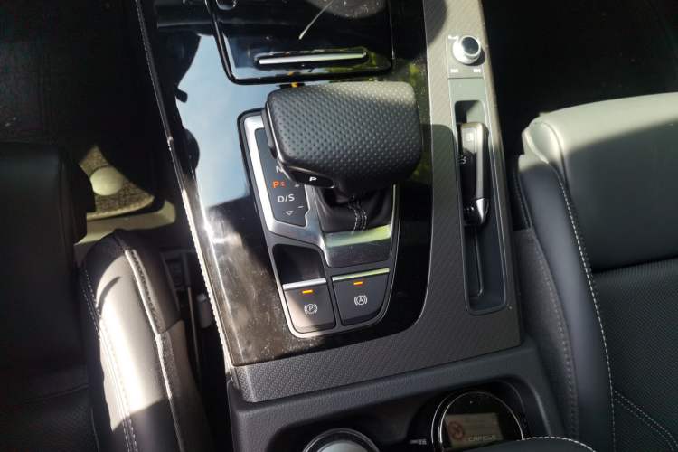 Used Audi Q5L 2025 40 TFSI Luxury Dynamic Edition Gear Lever
