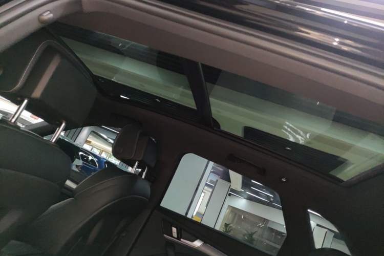 Used Audi Q5L 2025 quattro 45th Anniversary Edition 45 TFSI Luxury Dynamic Model Headliner