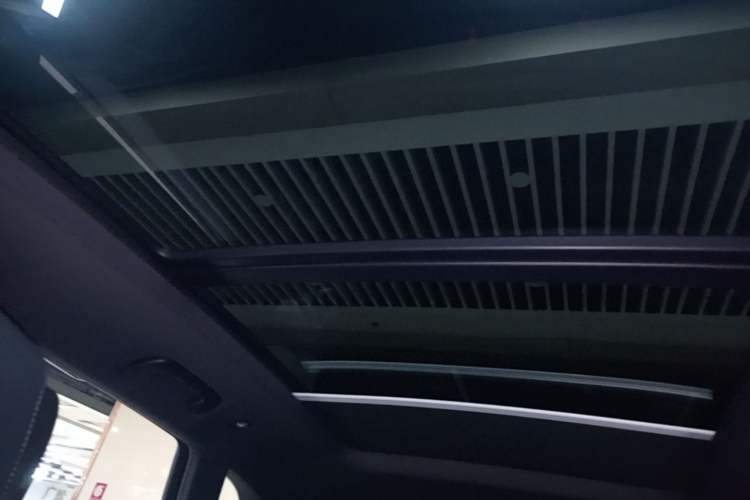 Used Audi Q5L 2025 40 TFSI Luxury Dynamic Edition Headliner