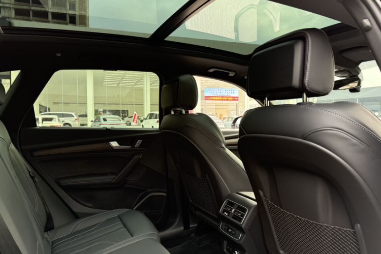 Used Audi Q5L 2025 45 TFSI Prestige Dynamic Edition Headliner
