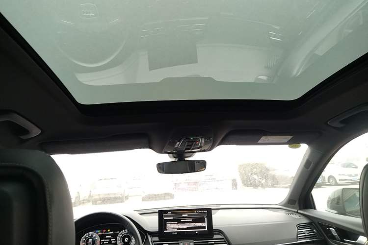 Used Audi Q5L 2025 45 TFSI Prestige Dynamic Edition Headliner