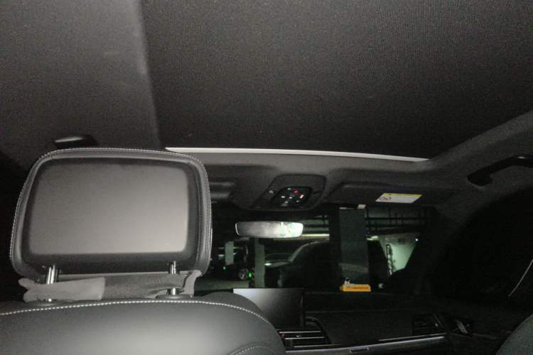 Used Audi Q5L 2025 quattro 45th Anniversary Edition 40 TFSI Luxury Dynamic Model Headliner