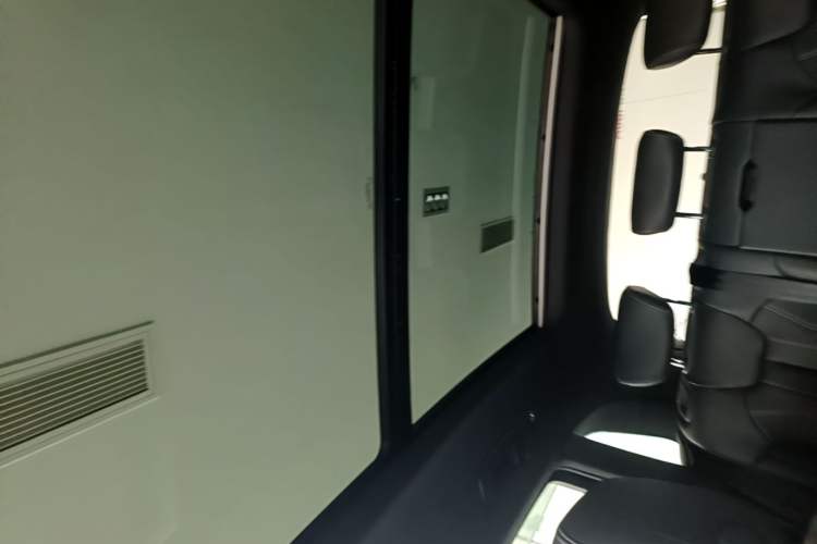 Used Audi Q5L 2025 40 TFSI Luxury Dynamic Edition Headliner