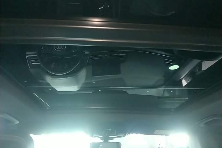 Used Audi Q5L 2025 quattro 45th Anniversary Edition 40 TFSI Luxury Dynamic Model Headliner