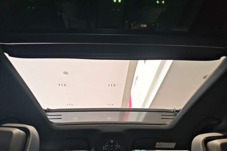 Used Audi Q5L 2025 quattro 45th Anniversary Edition 40 TFSI Luxury Dynamic Model Headliner