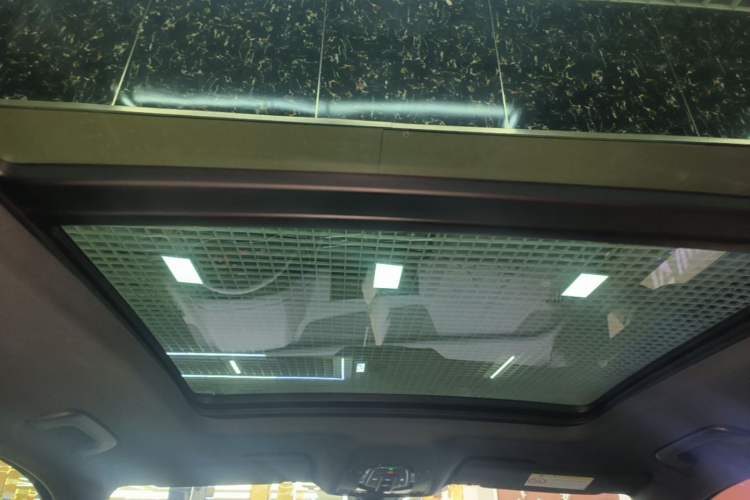 Used Audi Q5L 2025 40 TFSI Luxury Dynamic Edition Headliner