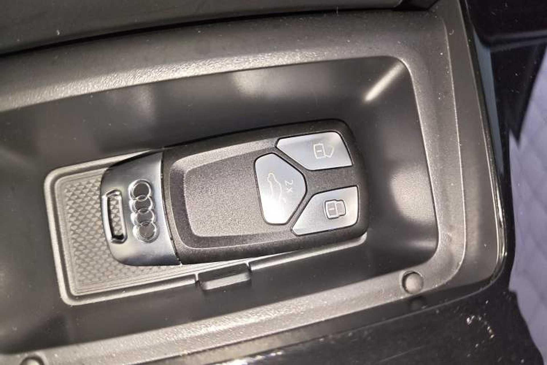 Used Audi Q5L 2025 quattro 45th Anniversary Edition 45 TFSI Luxury Dynamic Model Interior 1