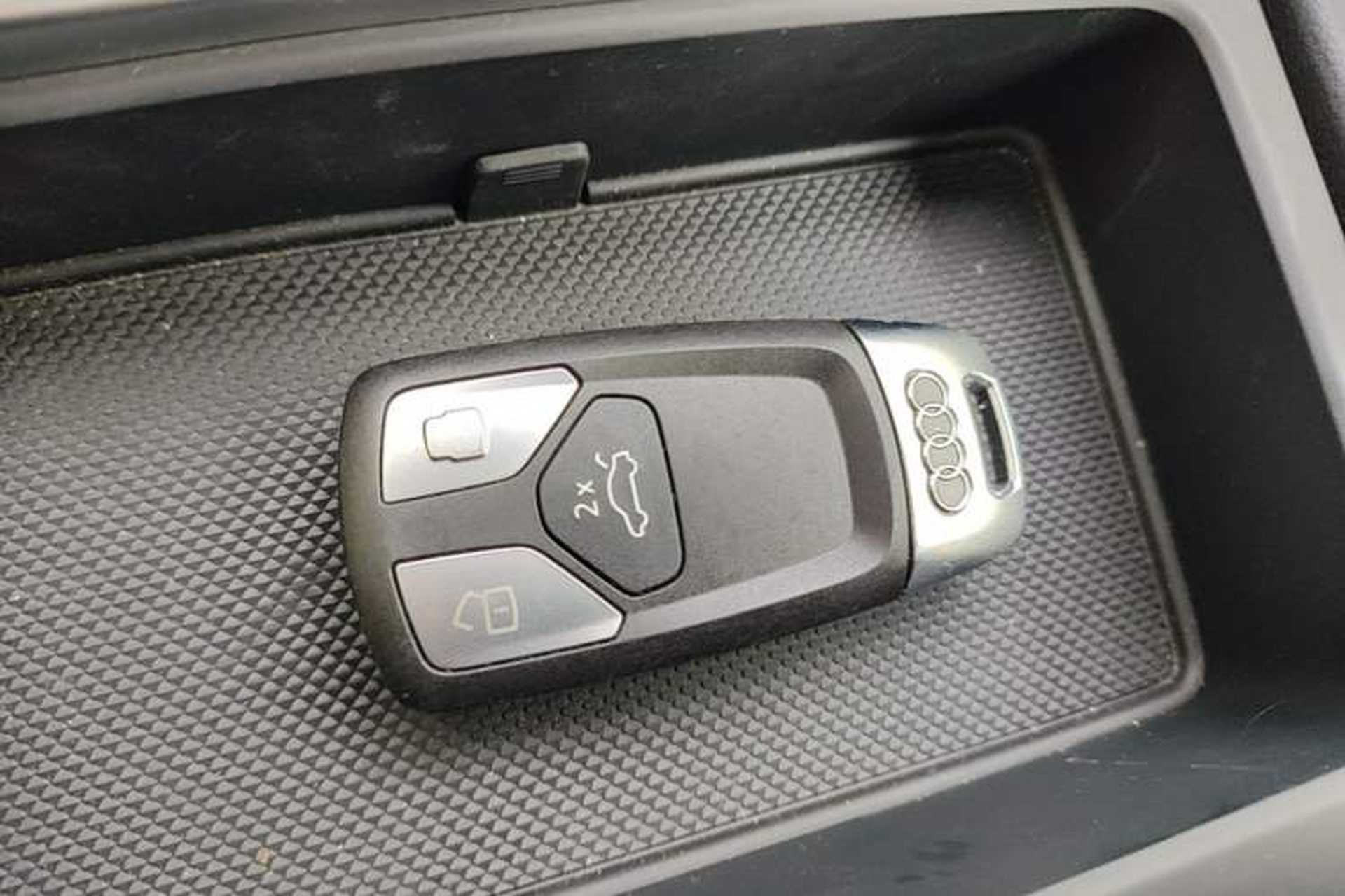 Used Audi Q5L 2025 quattro 45th Anniversary Edition 45 TFSI Prestige Dynamic Model Interior 1