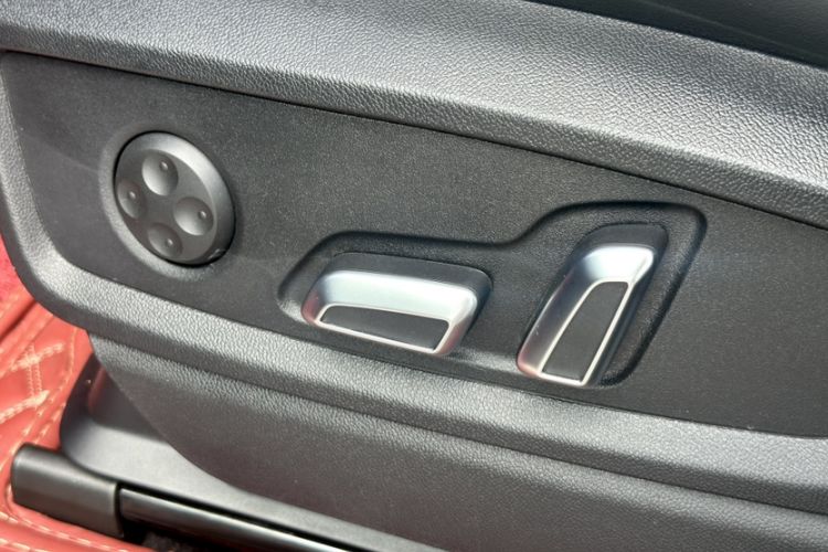 Used Audi Q5L 2025 40 TFSI Luxury Dynamic Edition Interior 10