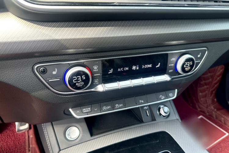 Used Audi Q5L 2025 40 TFSI Luxury Dynamic Edition Interior 12
