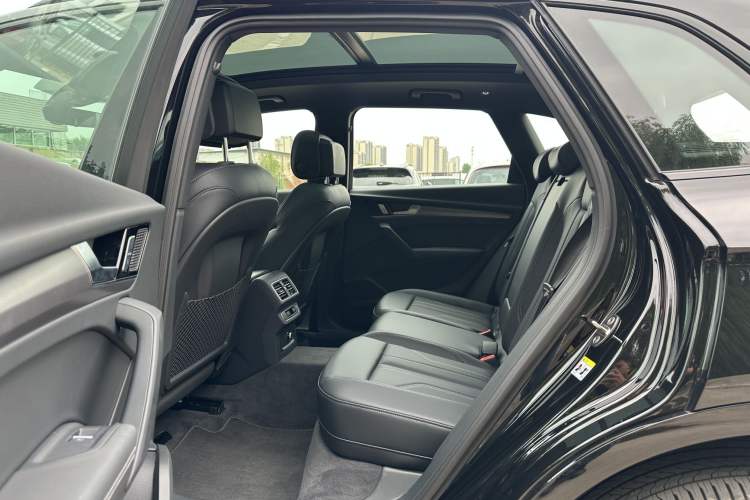 Used Audi Q5L 2025 quattro 45th Anniversary Edition 45 TFSI Luxury Dynamic Model Interior 3