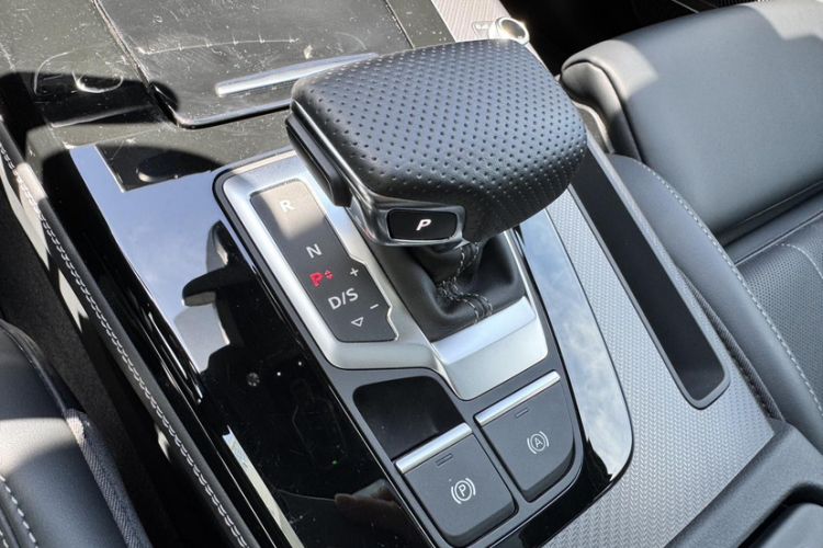 Used Audi Q5L 2025 quattro 45th Anniversary Edition 45 TFSI Luxury Dynamic Model Interior 5