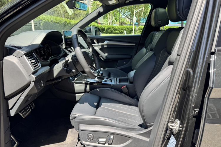Used Audi Q5L 2025 quattro 45th Anniversary Edition 45 TFSI Luxury Dynamic Model Interior 6