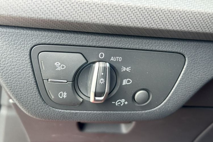 Used Audi Q5L 2025 40 TFSI Luxury Dynamic Edition Interior 6