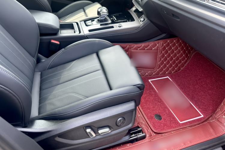 Used Audi Q5L 2025 40 TFSI Luxury Dynamic Edition Interior 9