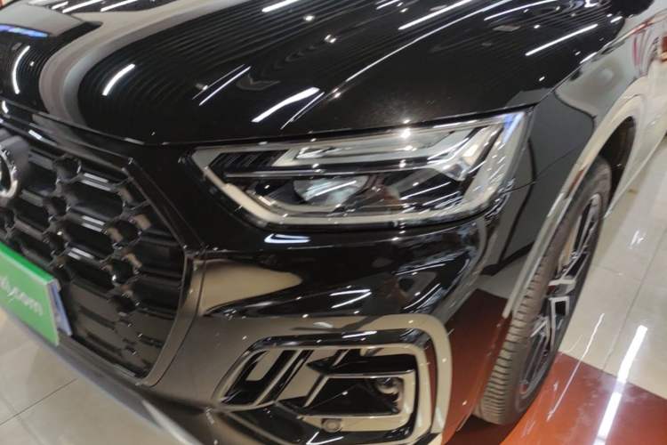Used Audi Q5L 2025 quattro 45th Anniversary Edition 45 TFSI Luxury Dynamic Model Left Front Headlight