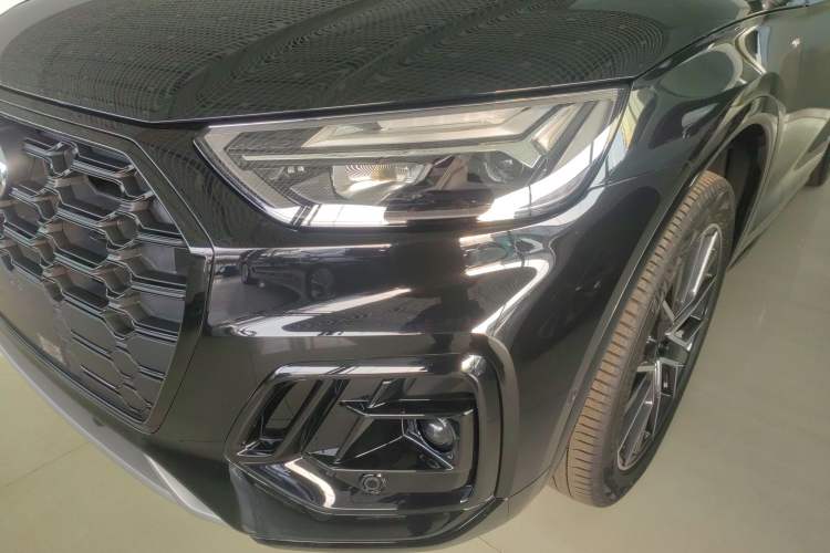 Used Audi Q5L 2025 quattro 45th Anniversary Edition 45 TFSI Luxury Dynamic Model Left Front Headlight