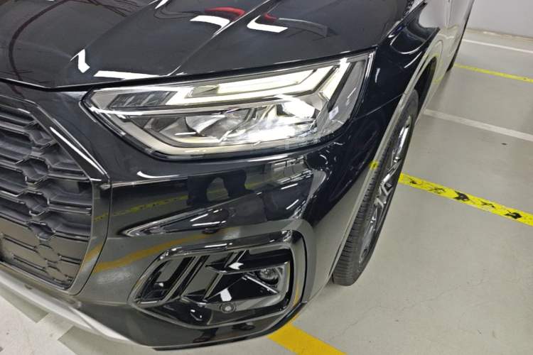 Used Audi Q5L 2025 quattro 45th Anniversary Edition 45 TFSI Luxury Dynamic Model Left Front Headlight