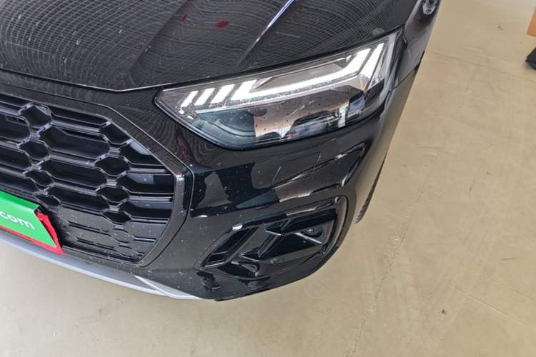 Used Audi Q5L 2025 quattro 45th Anniversary Edition 45 TFSI Prestige Dynamic Model Left Front Headlight
