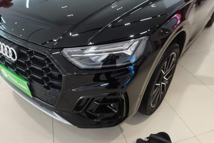 Used Audi Q5L 2025 quattro 45th Anniversary Edition 45 TFSI Luxury Dynamic Model Left Front Headlight