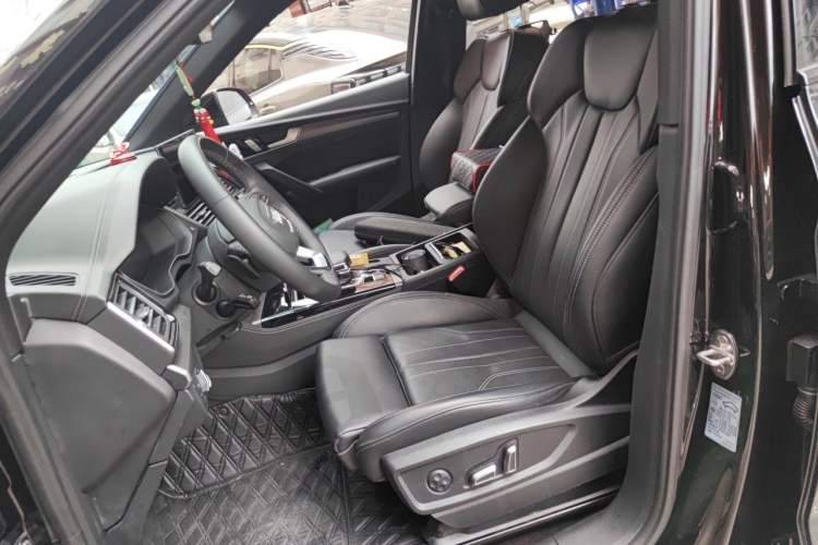 Used Audi Q5L 2025 40 TFSI Fashionable and Dynamic Edition Left Front Seat