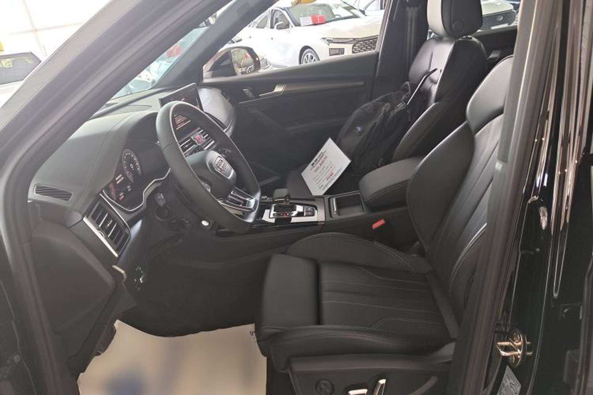 Used Audi Q5L 2025 quattro 45th Anniversary Edition 45 TFSI Luxury Dynamic Model Left Front Seat
