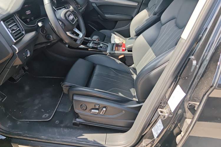 Used Audi Q5L 2025 40 TFSI Fashionable and Dynamic Edition Left Front Seat