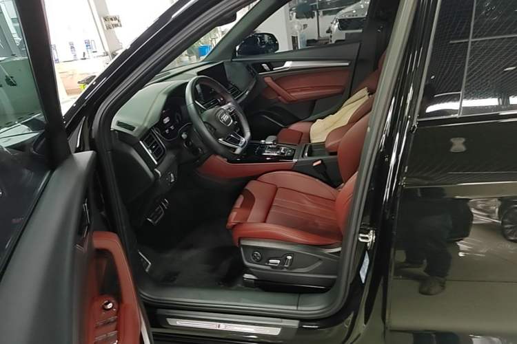 Used Audi Q5L 2025 40 TFSI Luxury Dynamic Edition Left Front Seat
