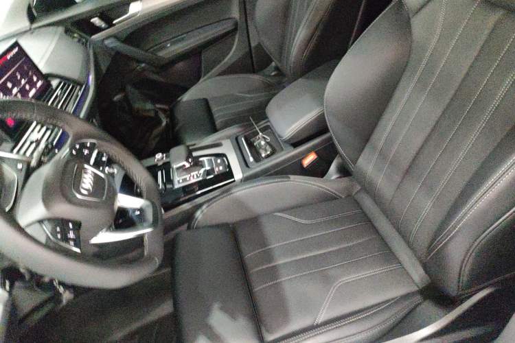 Used Audi Q5L 2025 quattro 45th Anniversary Edition 40 TFSI Sporty and Dynamic Model Left Front Seat