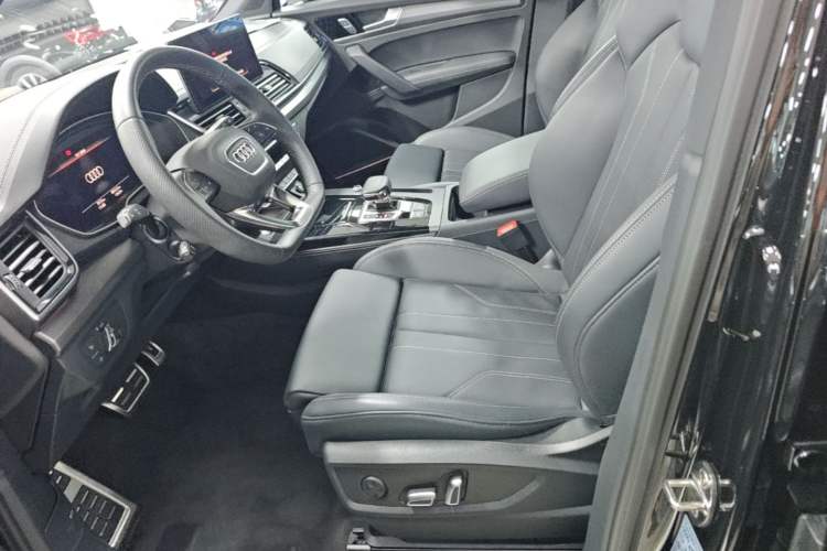 Used Audi Q5L 2025 quattro 45th Anniversary Edition 45 TFSI Luxury Dynamic Model Left Front Seat