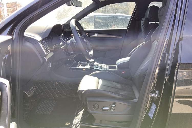 Used Audi Q5L 2025 40 TFSI Luxury Dynamic Edition Left Front Seat