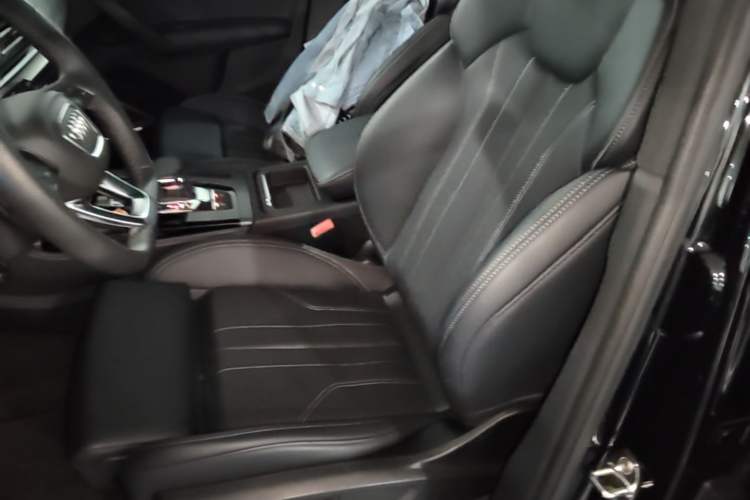 Used Audi Q5L 2025 quattro 45th Anniversary Edition 45 TFSI Luxury Dynamic Model Left Front Seat