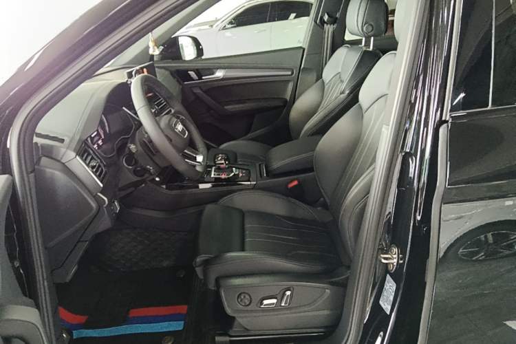 Used Audi Q5L 2025 40 TFSI Luxury Dynamic Edition Left Front Seat
