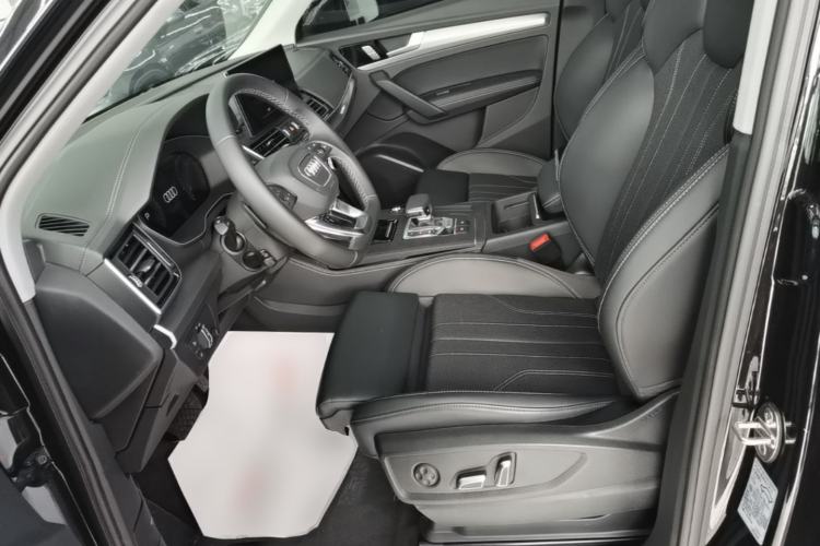 Used Audi Q5L 2025 quattro 45th Anniversary Edition 40 TFSI Sporty and Dynamic Model Left Front Seat