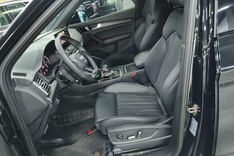 Used Audi Q5L 2025 40 TFSI Luxury Dynamic Edition Left Front Seat