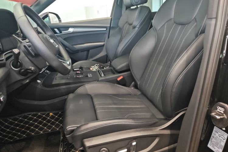 Used Audi Q5L 2025 quattro 45th Anniversary Edition 40 TFSI Luxury Dynamic Model Left Front Seat
