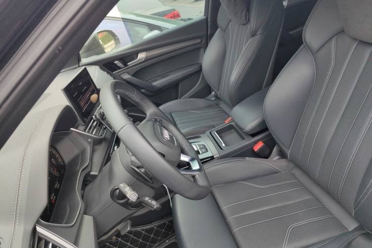 Used Audi Q5L 2025 40 TFSI Luxury Dynamic Edition Left Front Seat