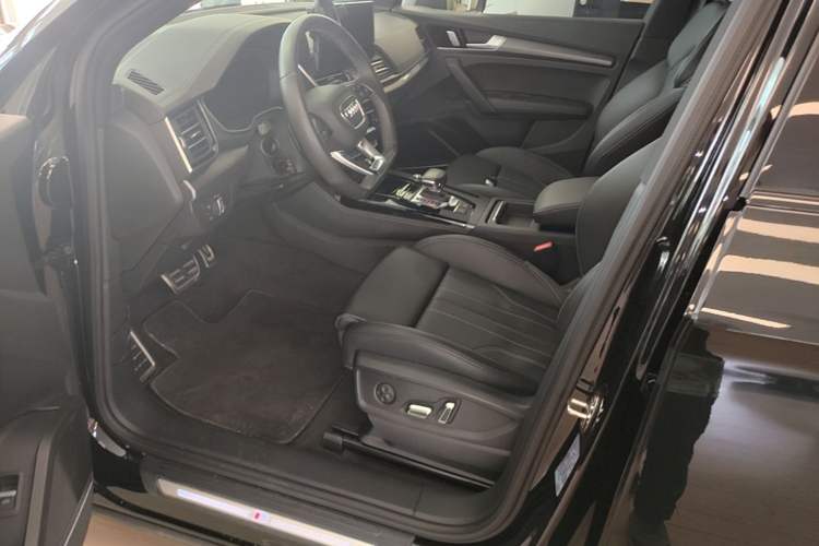 Used Audi Q5L 2025 quattro 45th Anniversary Edition 45 TFSI Luxury Dynamic Model Left Front Seat