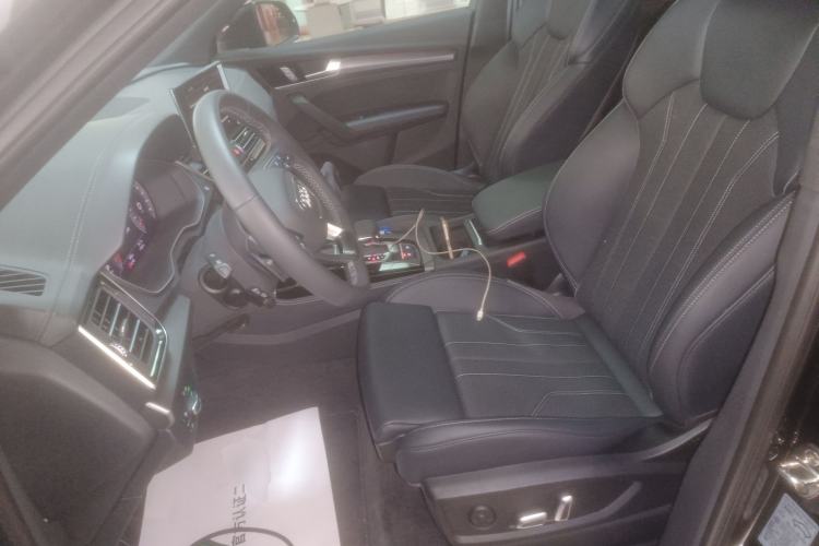 Used Audi Q5L 2025 quattro 45th Anniversary Edition 40 TFSI Luxury Dynamic Model Left Front Seat
