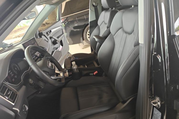 Used Audi Q5L 2025 quattro 45th Anniversary Edition 40 TFSI Sporty and Dynamic Model Left Front Seat