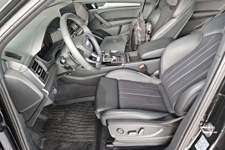 Used Audi Q5L 2025 quattro 45th Anniversary Edition 40 TFSI Luxury Dynamic Model Left Front Seat