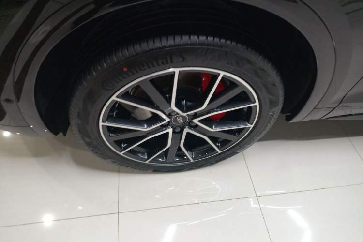 Used Audi Q5L 2025 quattro 45th Anniversary Edition 45 TFSI Luxury Dynamic Model Left Front Wheel Hub