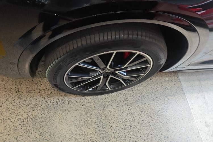Used Audi Q5L 2025 45 TFSI Luxury Dynamic Edition Left Front Wheel Hub