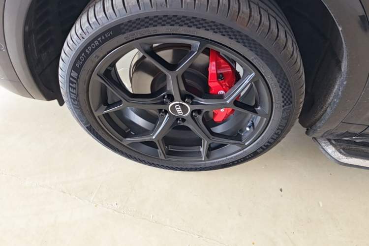 Used Audi Q5L 2025 quattro 45th Anniversary Edition 45 TFSI Prestige Dynamic Model Left Front Wheel Hub