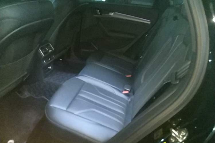 Used Audi Q5L 2025 45 TFSI Luxury Dynamic Edition Left Rear Seat