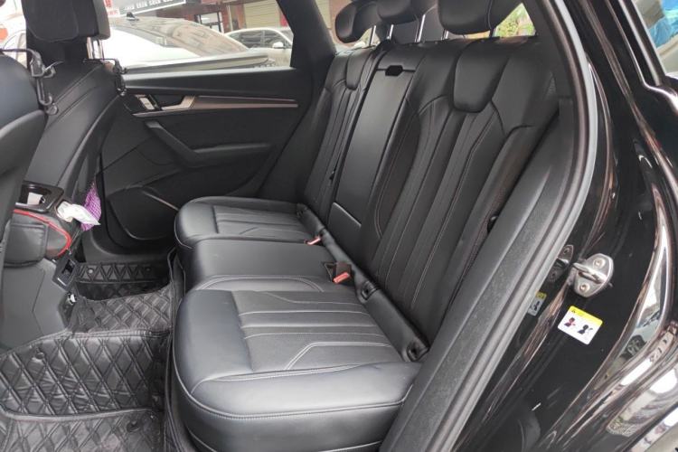 Used Audi Q5L 2025 40 TFSI Fashionable and Dynamic Edition Left Rear Seat