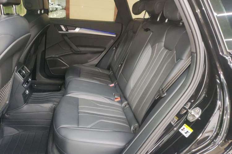 Used Audi Q5L 2025 45 TFSI Luxury Dynamic Edition Left Rear Seat