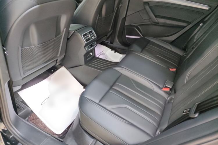 Used Audi Q5L 2025 quattro 45th Anniversary Edition 45 TFSI Luxury Dynamic Model Left Rear Seat