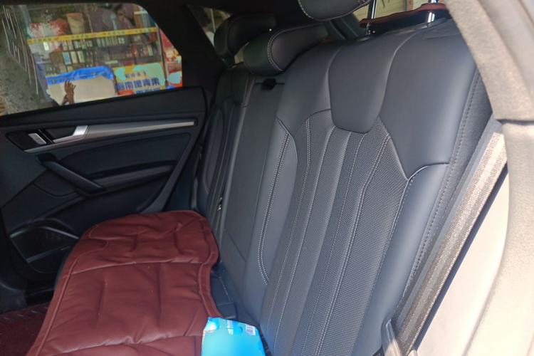 Used Audi Q5L 2025 45 TFSI Luxury Dynamic Edition Left Rear Seat