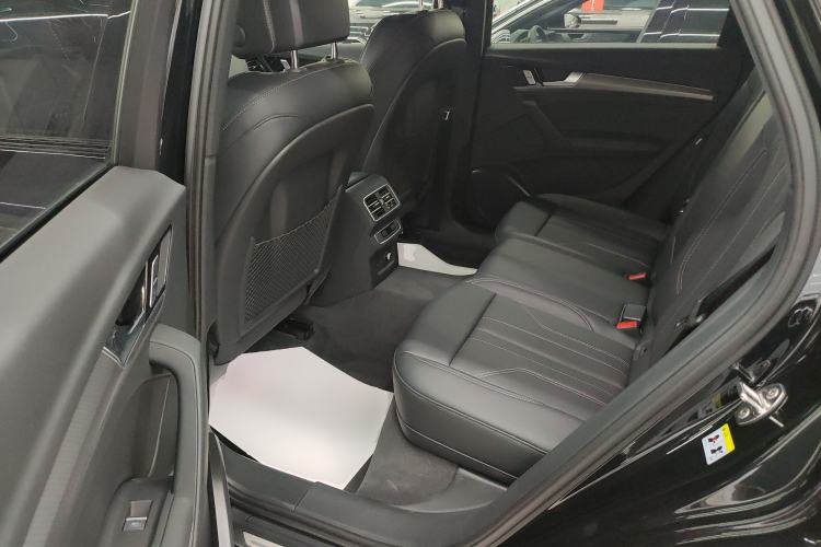 Used Audi Q5L 2025 40 TFSI Luxury Dynamic Edition Left Rear Seat